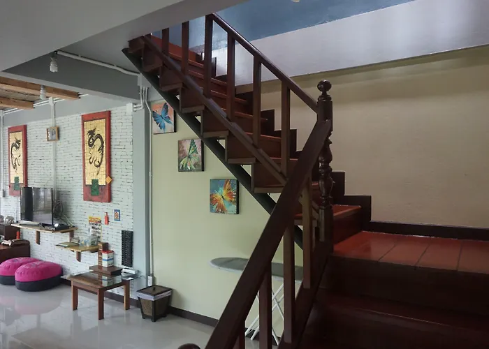 The Corner'S Unique House