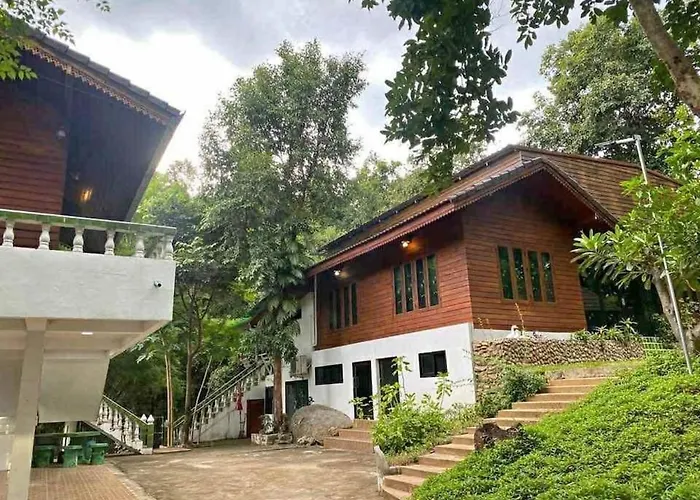 Private Garden With Secret Waterfall 2Br